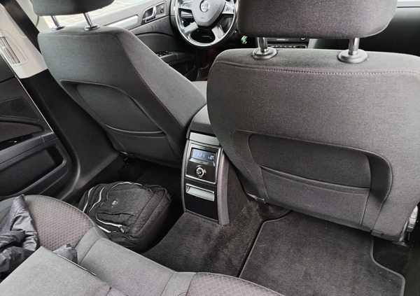 Skoda Superb cena 37600 przebieg: 202000, rok produkcji 2014 z Toszek małe 37